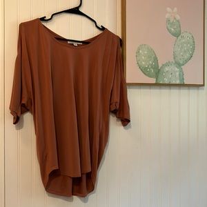 Cold shoulder summer shirt